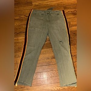 Pam & gela cropped skinny leg side stripped pants